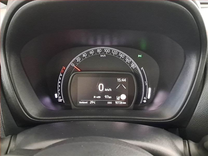 Toyota Aygo (2022) 1.0, Serv.kniha, Tempomat - fotka 11 z 17