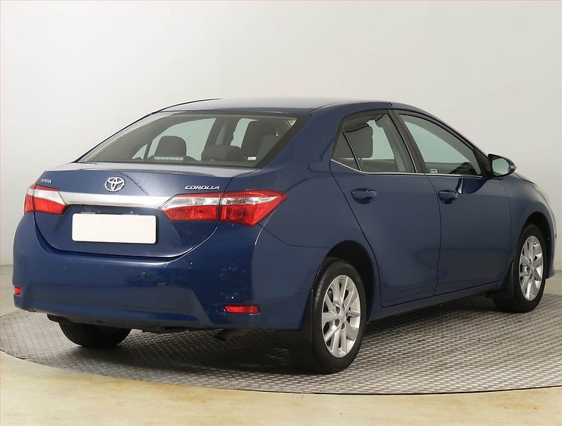 Toyota Corolla (2014) 1.6 Valvematic, Tempomat - fotka 5 z 17