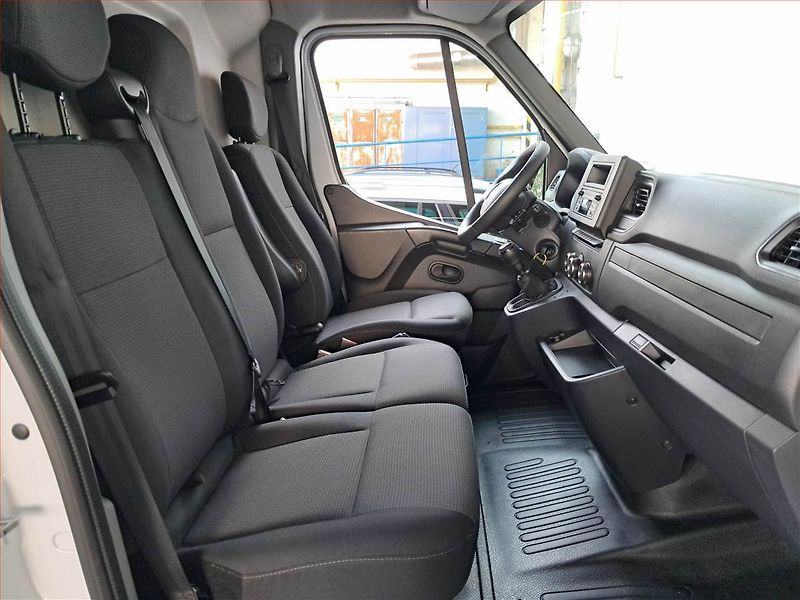 Renault Master (2024) 2.3 dCi 135, L3H2, 12m3, 1.0t - fotka 7 z 12