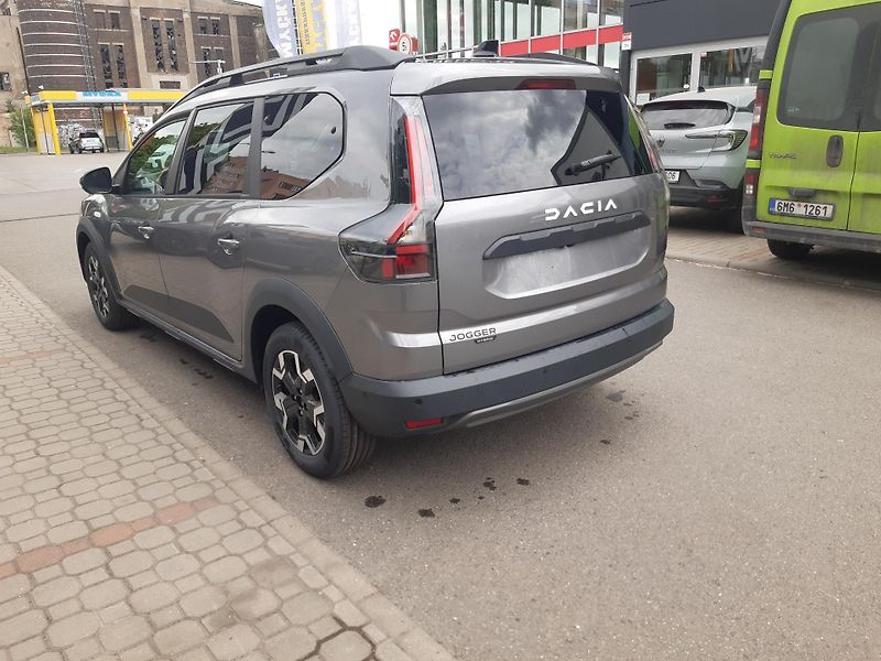 Dacia Jogger (2026) Journey hybrid 155 7 míst - fotka 5 z 19
