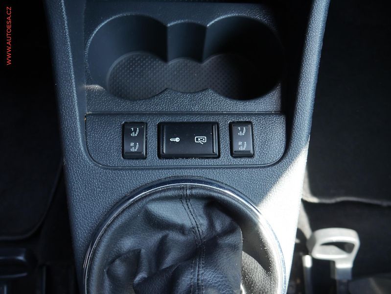 Škoda Fabia (2012) 1.2 TSi, Ambition - fotka 18 z 19