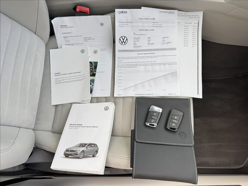 Volkswagen Passat 2,0 TDI DSG ELEGANCE 1.maj. ČR - fotka 48 z 50
