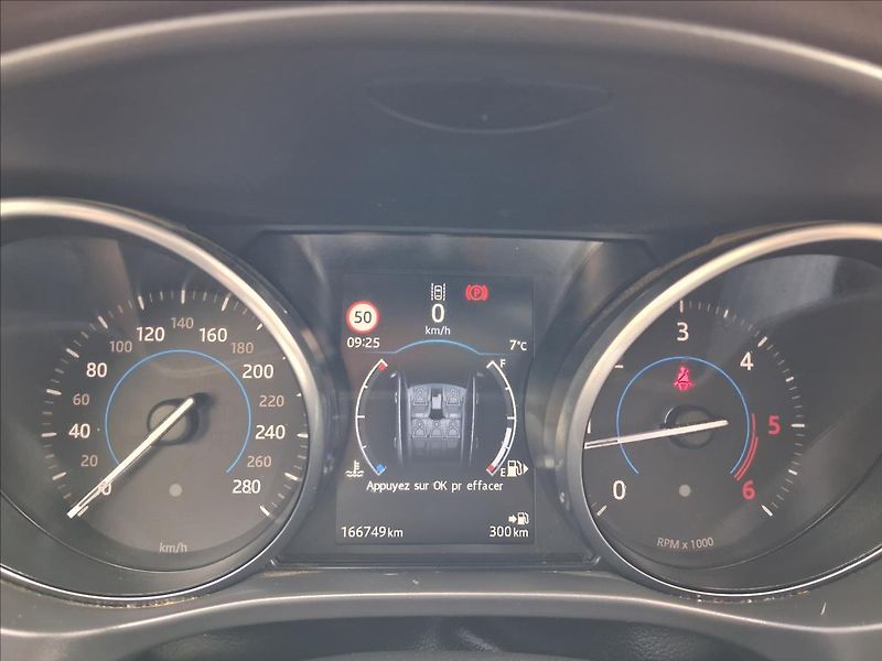 Jaguar F-Pace 2,0 132kw - fotka 12 z 15
