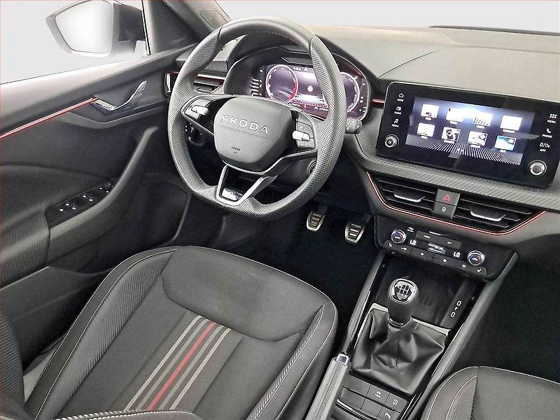 Škoda Kamiq (2025) 1.0 TSI, MONTE CARLO, KAMERA - fotka 7 z 20