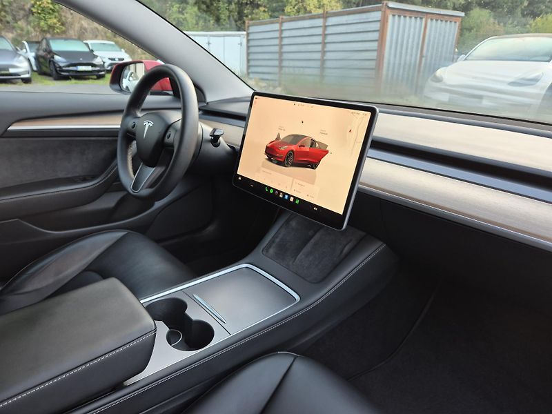 Tesla Model 3 PERFORMANCE 393kw SOH 95,1% - fotka 39 z 45