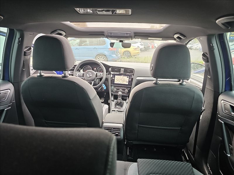 Volkswagen Golf VII 1,4TSi R-Line NAVI ALU - fotka 32 z 43