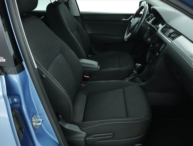 Škoda Rapid (2015) Ambition 1.2 TSI, Automat - fotka 9 z 16