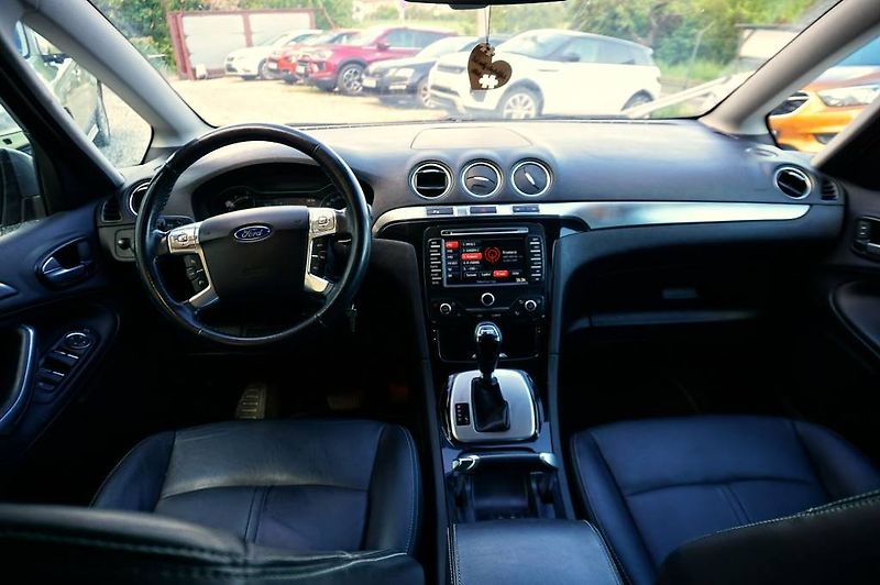 Ford S-MAX (2014) TITANIUM 2,0 TDCI 103 kW - fotka 20 z 39