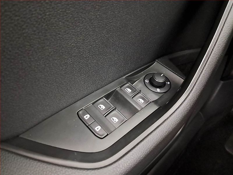 Škoda Superb (2018) 1.6 TDI, Automat, Kůže - fotka 21 z 22
