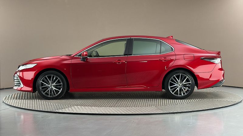 Toyota Camry 2.5 Hybrid AUT Executive - fotka 4 z 28