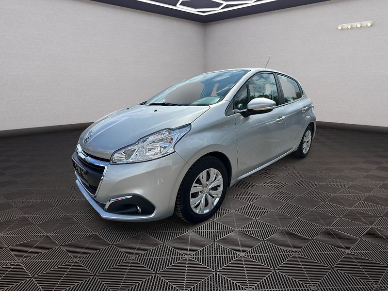 Peugeot 208 (2014) 1.2i 60kw - fotka 1 z 23