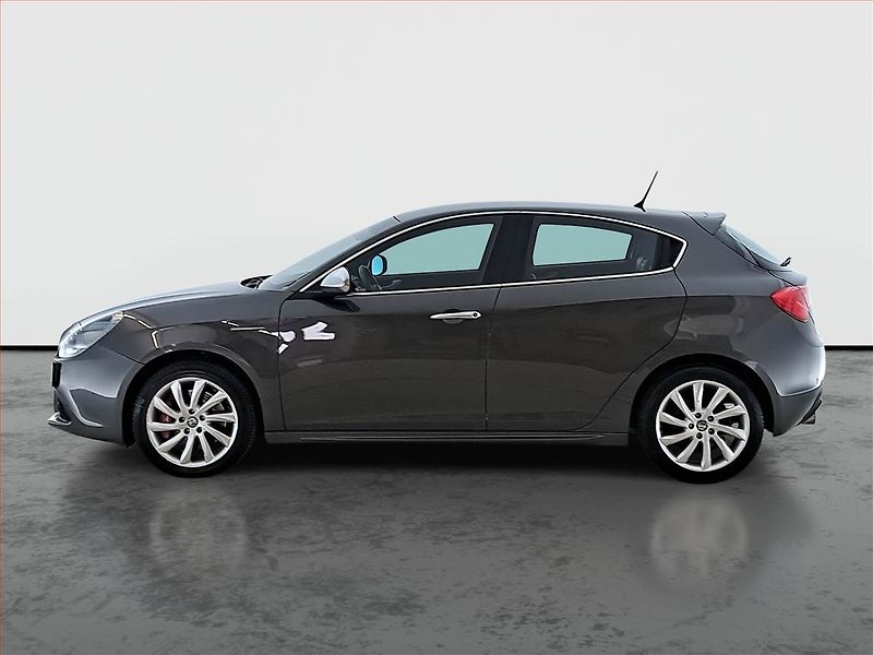 Alfa Romeo Giulietta (2010) 1.4 T MultiAir, Serv.kniha - fotka 3 z 19