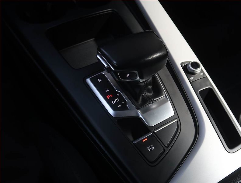 Audi A4 (2019) 30 TDI, Automat, Navi - fotka 13 z 27