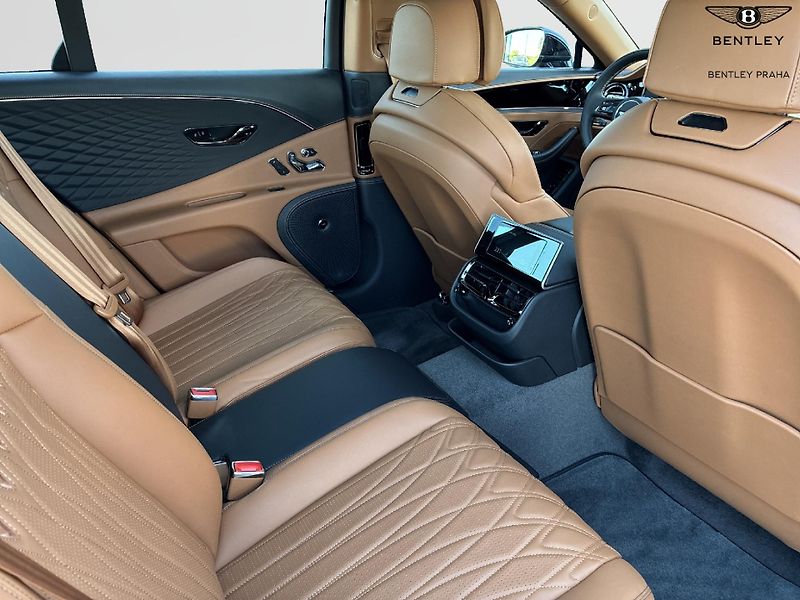 Bentley Flying Spur Azure - fotka 10 z 13