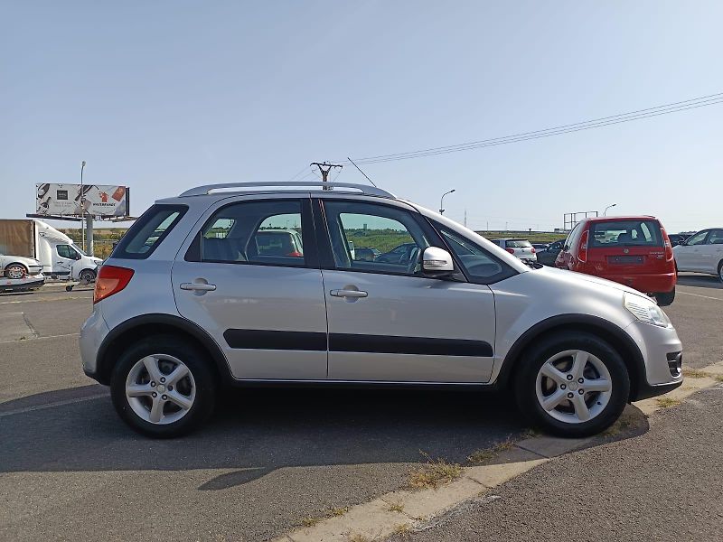 Suzuki SX4 (2013) - fotka 3 z 30