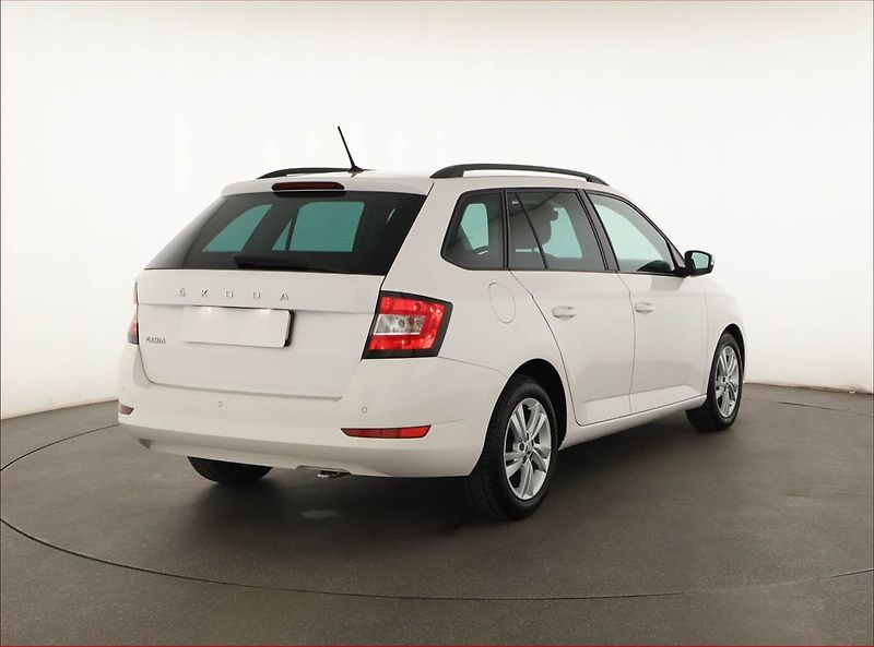 Škoda Fabia (2022) Style 1.0 TSI, Tempomat - fotka 5 z 14