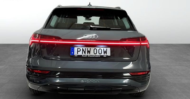 Audi Q8 e-tron 50 Q SoH 100% Kamera Vzduch  - fotka 5 z 15
