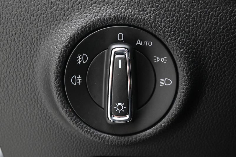 Škoda Superb 1,4 TSI iV 160 kW DSG Style Zá - fotka 27 z 31