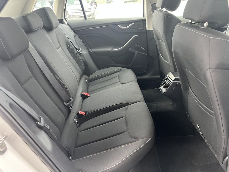 Škoda Kamiq 1.0TSi 81kw KAMERA TAŽNÉ ALU - fotka 33 z 46