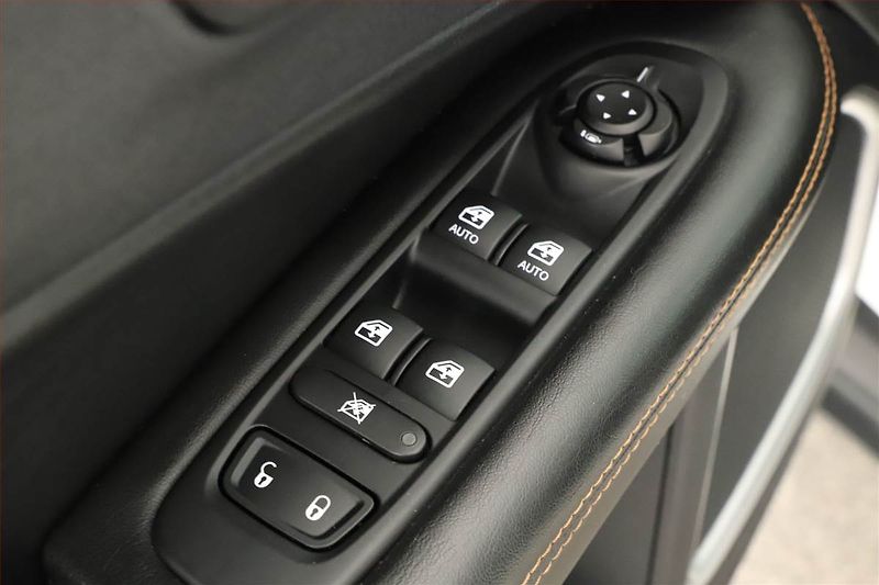 Jeep Compass (2019) 1.4 MultiAir, 4X4, Automat - fotka 16 z 16