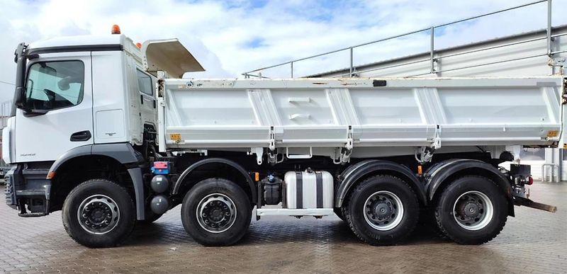 Mercedes-Benz (2017) Arocs 3243 8x4 Bordmatik EURO  - fotka 4 z 12