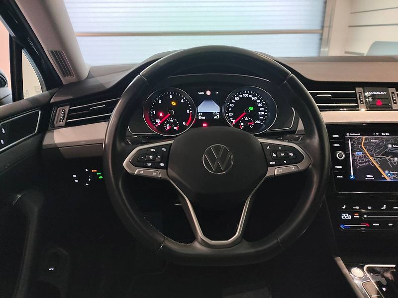 Volkswagen Passat Variant (2022) 2.0 TDI (110kW/150k) DSG, Busi - fotka 14 z 27
