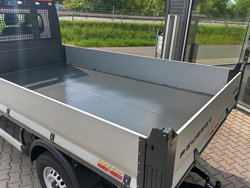 Peugeot Boxer (2026) Sklopný Valník L3 180k MAN6 - fotka 9 z 26