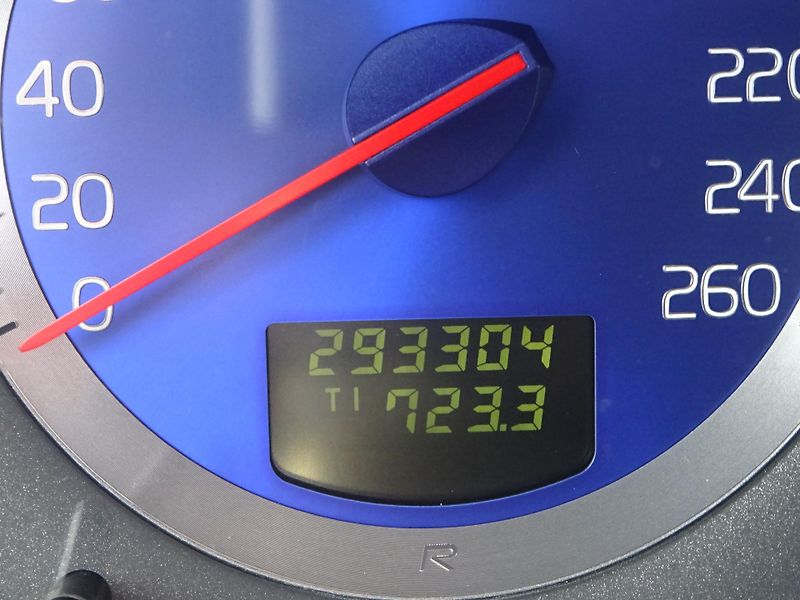 Volvo V70 2.5T 220kW R AWD AUTOMAT - fotka 12 z 32