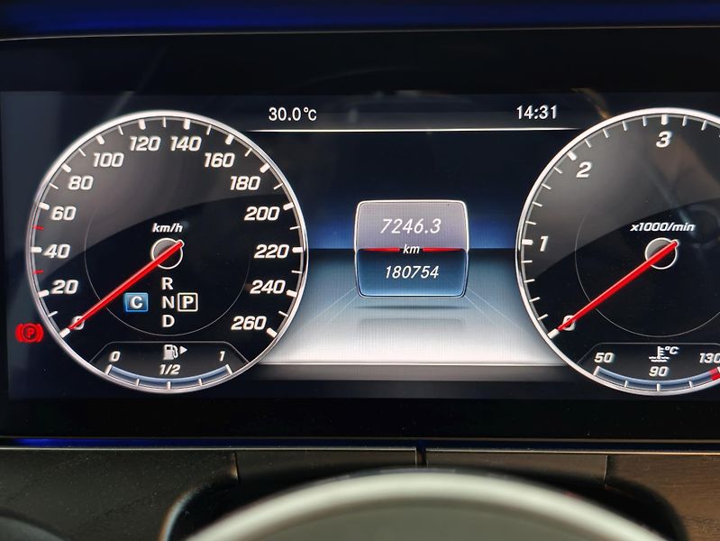 Mercedes-Benz Třídy E (2020) E220CDI All-terrain TOP VÝBAVA - fotka 11 z 25
