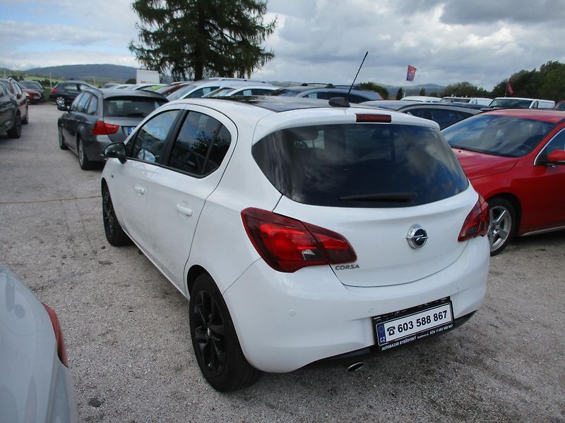 Opel Corsa (2018) 1,4 Color Edition / Cebia - fotka 4 z 12