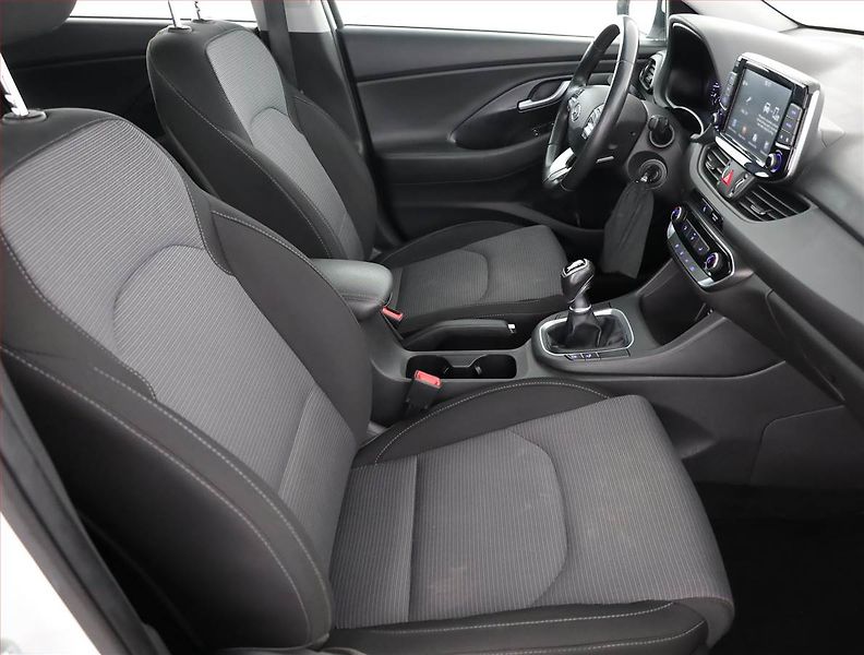 Hyundai i30 (2020) 1.4 CVVT, Serv.kniha, Tempomat - fotka 7 z 19