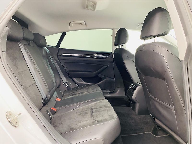 Volkswagen Arteon 2,0 TDI DSG 110 kW Elegance - fotka 7 z 26