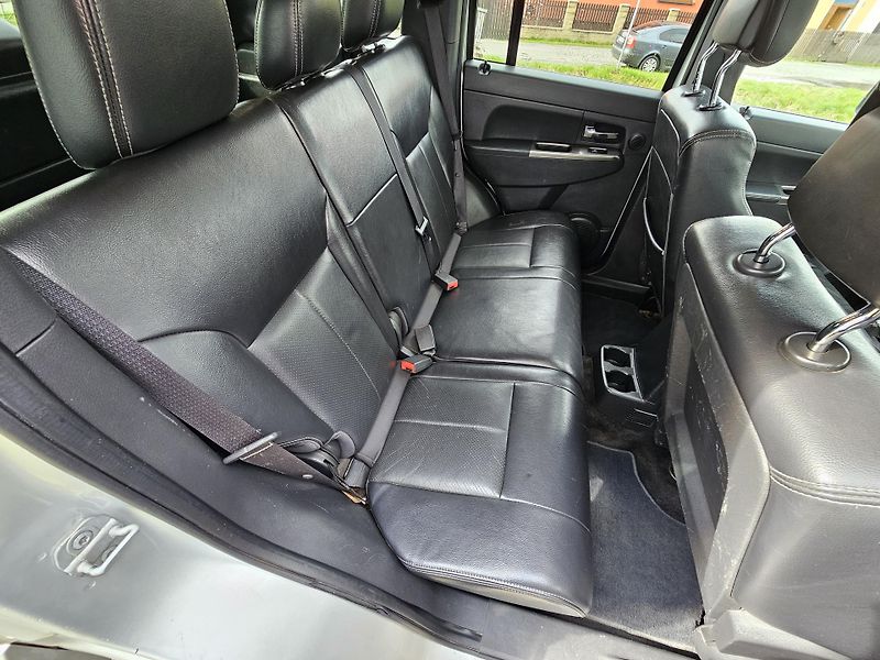 Jeep Cherokee (2011) LIMITED 2.8CRD , TAŽNÉ 2.8T - fotka 17 z 18