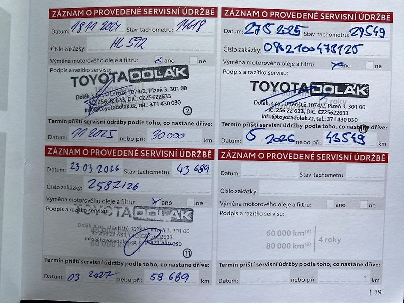 Toyota Corolla 1.8HEV, ČR, Style, záruka - fotka 15 z 15