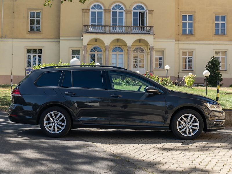 Volkswagen Golf 1.5 TSI DSG CarPlay ACC Senzor - fotka 5 z 31