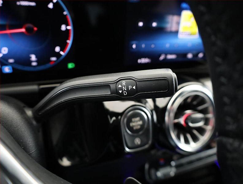 Mercedes-Benz GLA (2022) 180 d - fotka 12 z 19