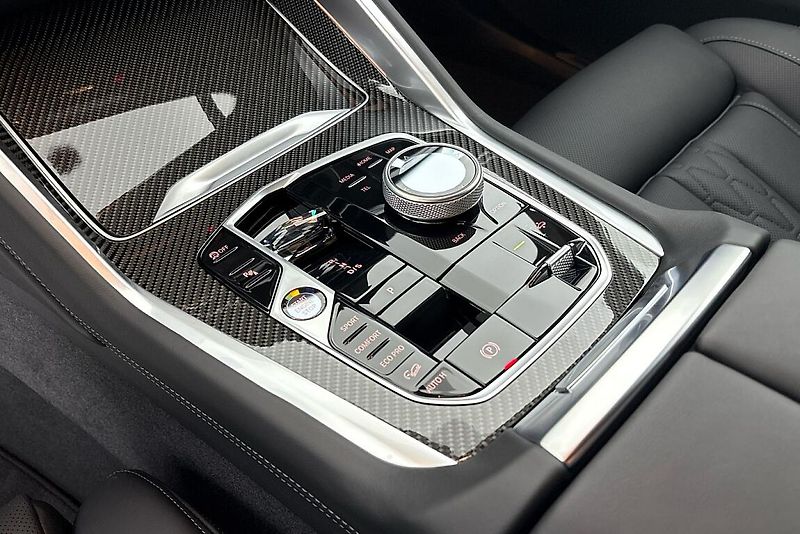 BMW X6 xDrive40d - fotka 13 z 14