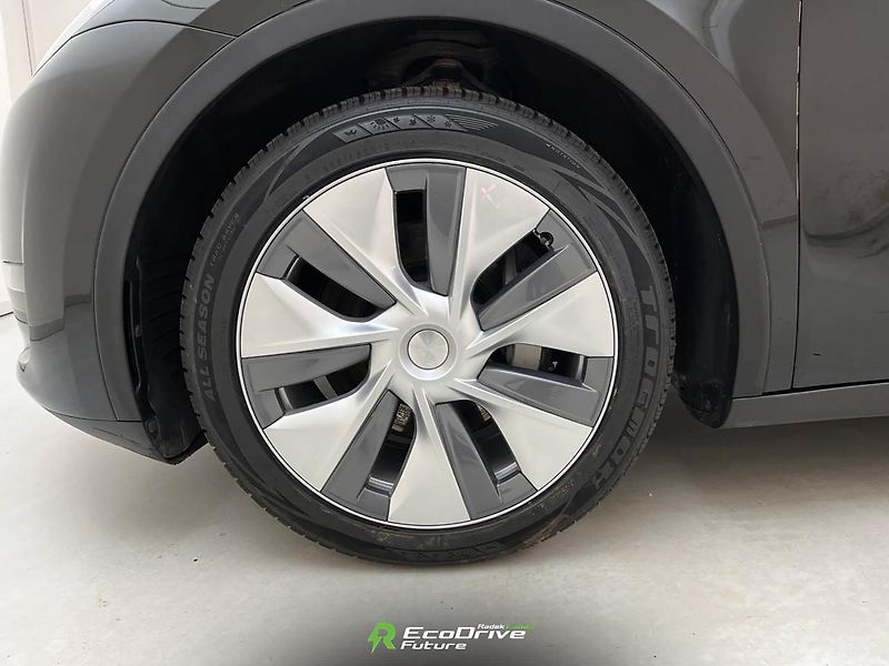 Tesla Model Y (2023) Berlín – 79 kWh – 35 883 km - fotka 9 z 12