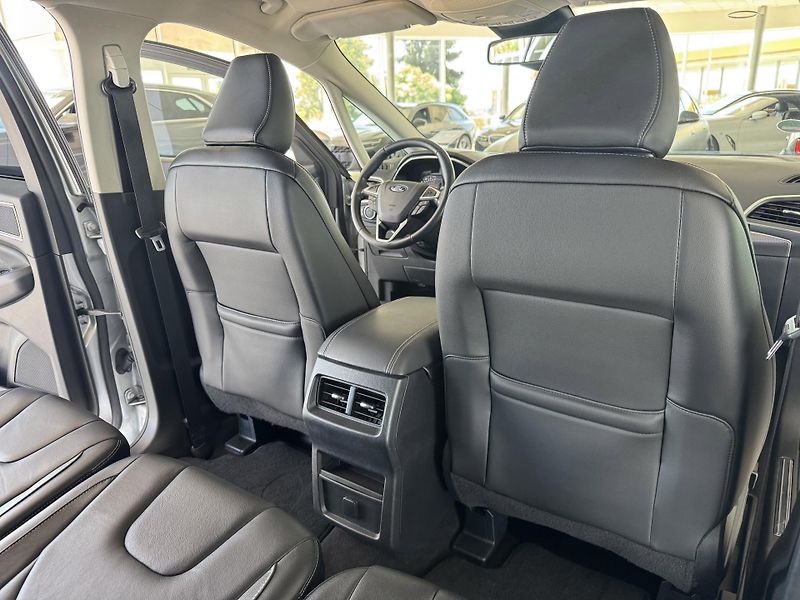 Ford S-MAX 2,0TDCi AT8*140kW*REZERVACE! - fotka 16 z 34