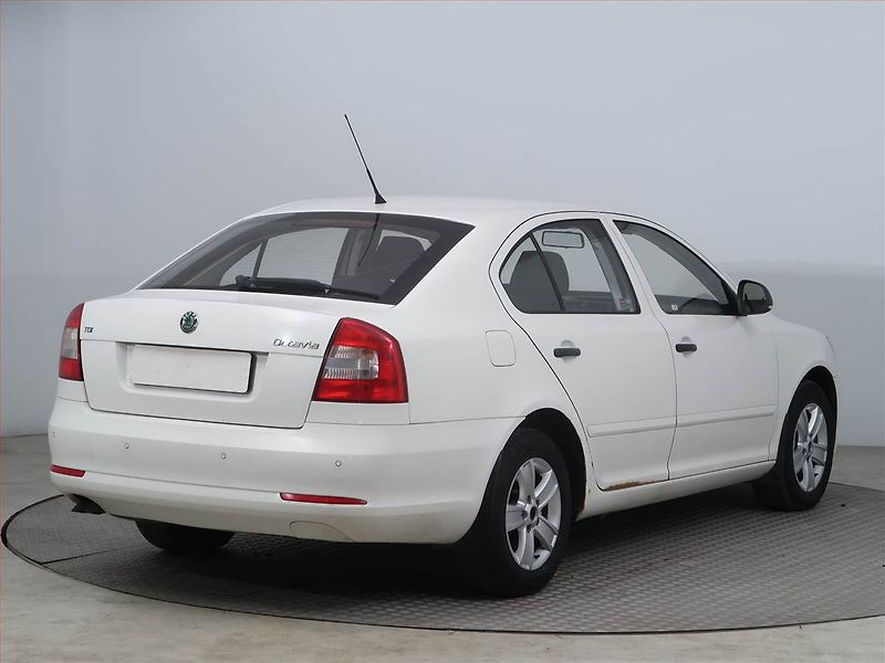 Škoda Octavia (2010) 1.9 TDI, po STK, jezdí výborně - fotka 5 z 14