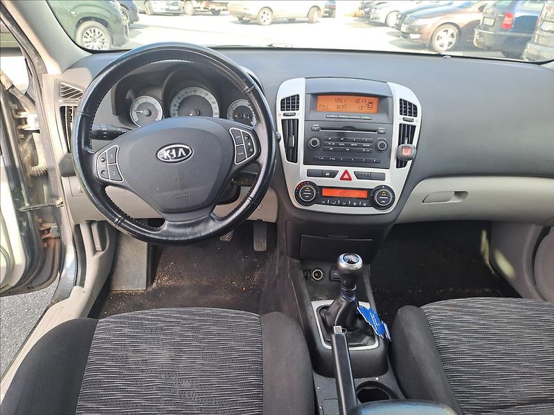 Kia Ceed 1,6 CRDi - fotka 9 z 11