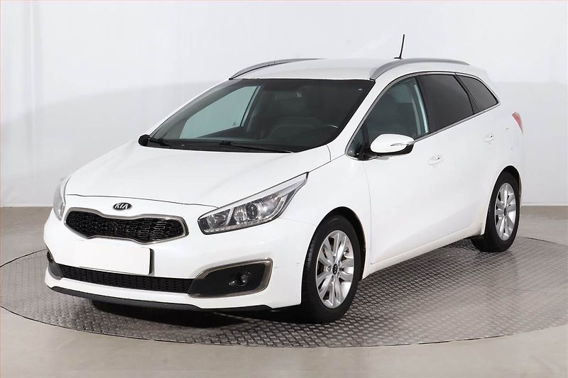Kia Ceed (2017) Silver 1.6 GDI, Navi, Tempomat - fotka 2 z 23
