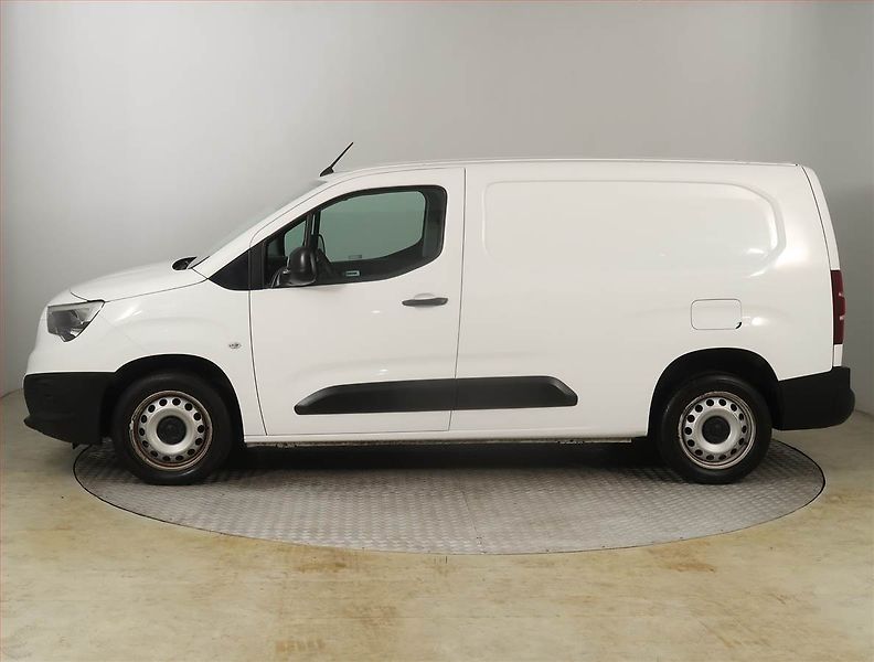 Opel Combo (2022) Maxi 1.5 CDTI, 3Místa, ČR, DPH - fotka 3 z 17