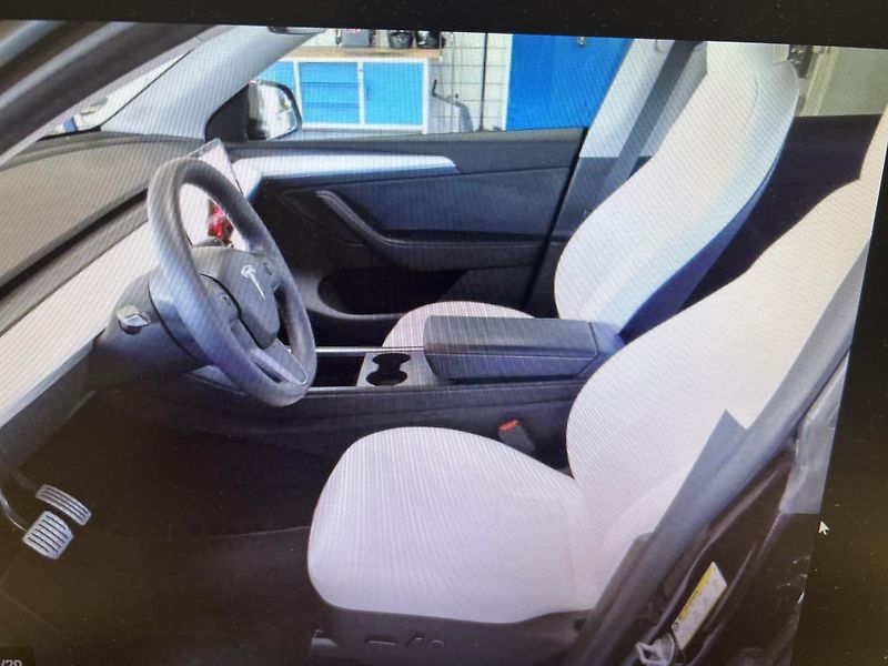 Tesla Model Y PERFORMANCE 393kw TZ 91,2% - fotka 4 z 7