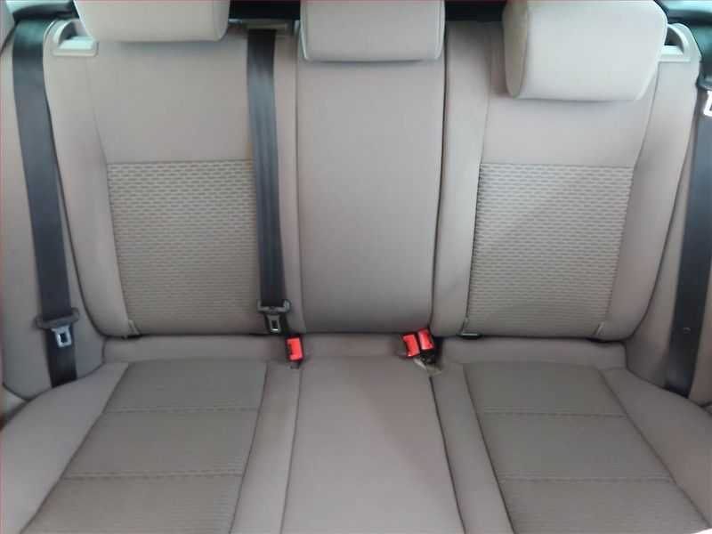 Volkswagen Golf (2010) Comfortline 1.6 TDI, 4X4 - fotka 10 z 14