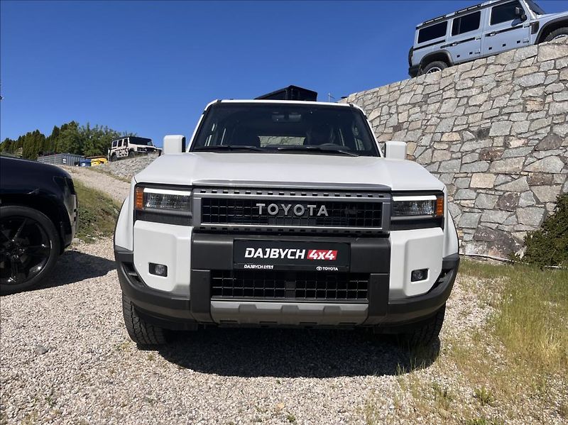 Toyota Land Cruiser 250 2,4i T 8AT Allrounder SE 7 - fotka 2 z 36