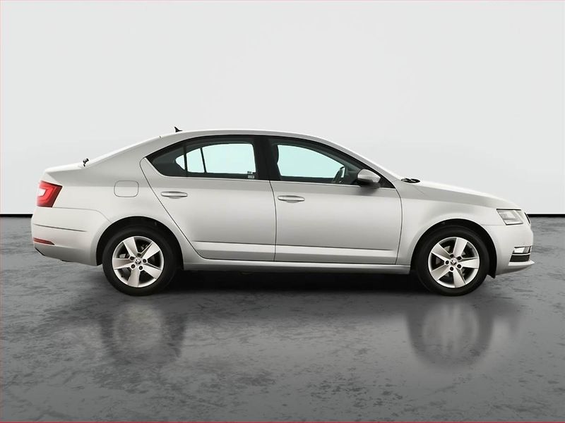 Škoda Octavia (2019) Style 1.6 TDI, ČR,1.maj - fotka 6 z 14