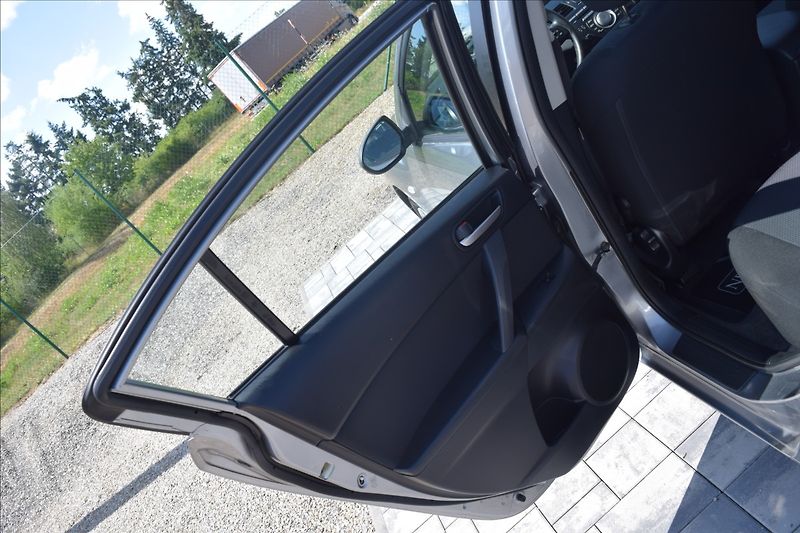 Mazda 3 1,6 i 77KW NOVÁ STK TOP STAV! - fotka 28 z 48