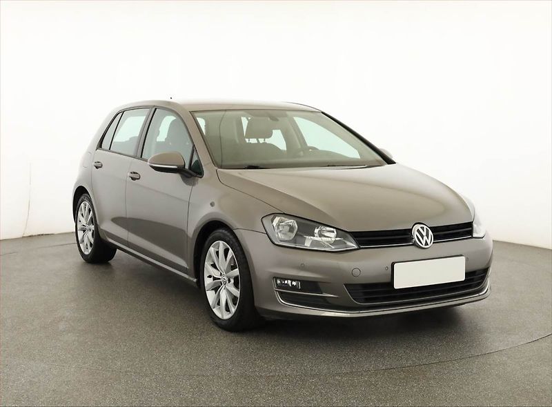 Volkswagen Golf (2015) Comfortline 1.6 TDI, Navi - fotka 1 z 17