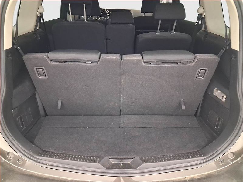 Mazda 5 (2014) 1.6 D, 7 míst, Navi, Tempomat - fotka 18 z 21